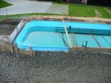 Bazén - obetonováno, příprava základu pro dlažbu